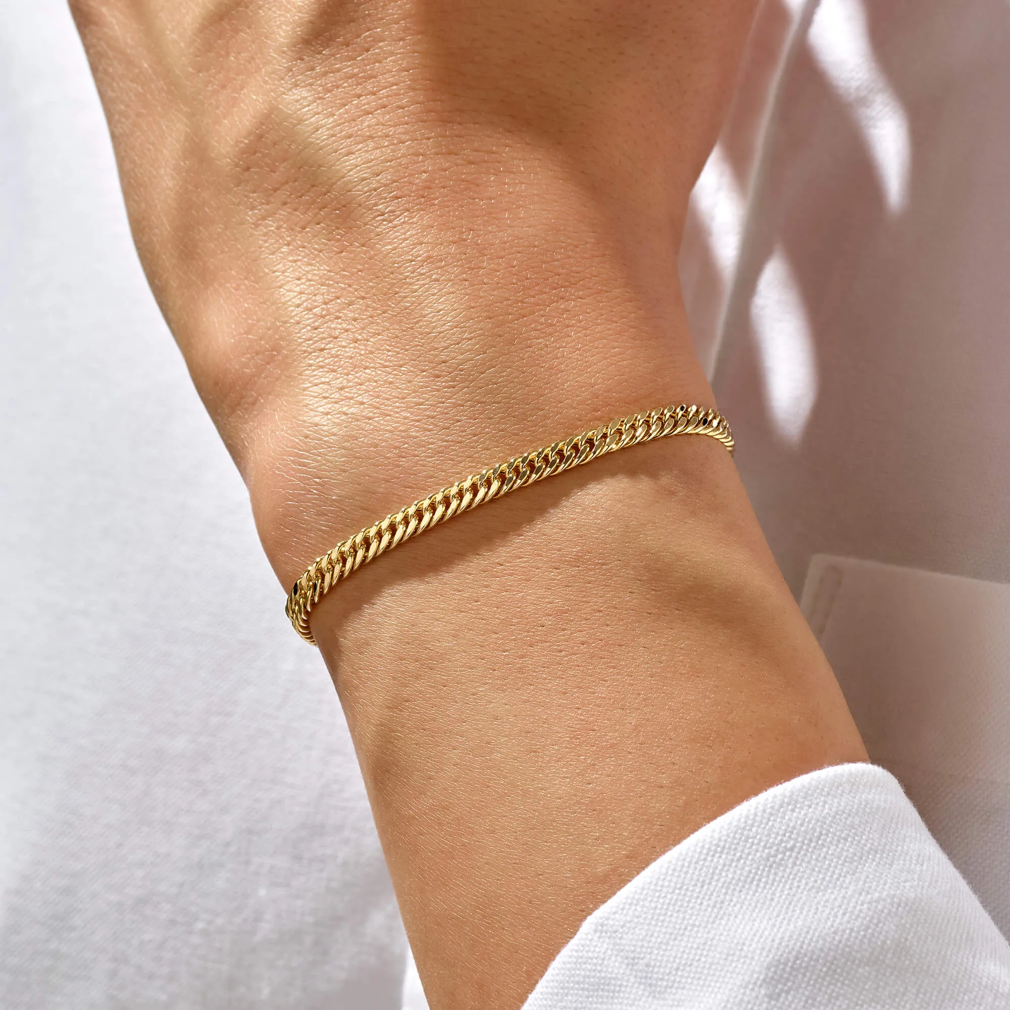 Cuban Links Chain Bracelet in Gold