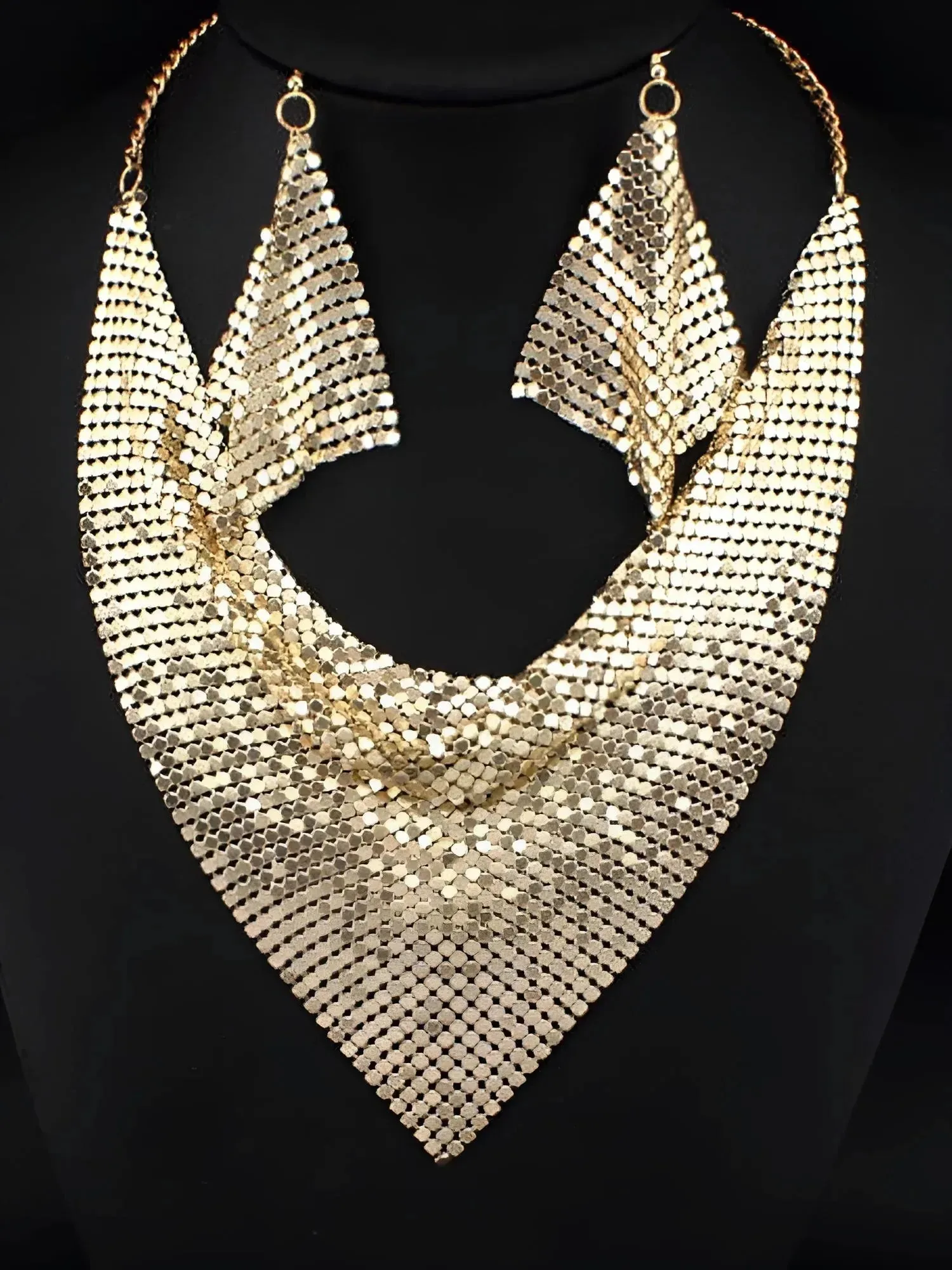 Women's Shining Bib Necklace And Earrings Set